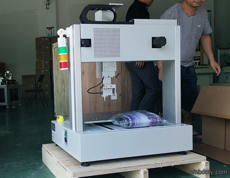 三轴荷重位移曲线测试机发往客户试验室(图1) 三轴荷重位移曲线测试机发往客户试验室(图1)