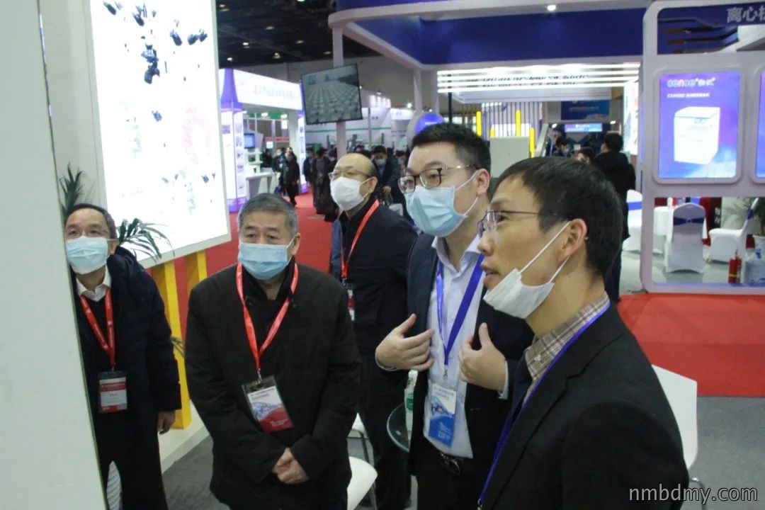 VR.jpg 图片