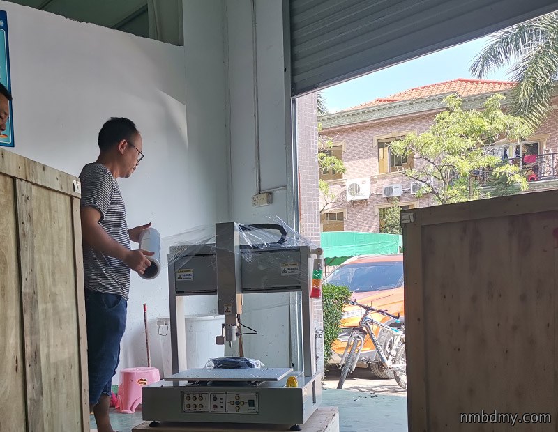 三轴荷重位移曲线测试机发往客户试验室(图2) 三轴荷重位移曲线测试机发往客户试验室(图2)